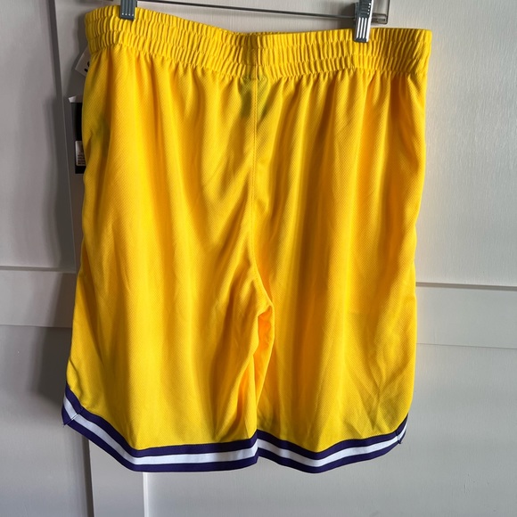 NBA Lakers - Lebron James Logo Shorts sz XL - Picture 5 of 9